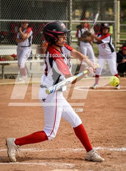 Thumbnail 2 in Rio Mesa vs. Agoura photogallery.