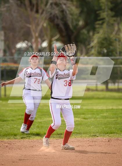 Thumbnail 2 in Rio Mesa vs. Agoura photogallery.