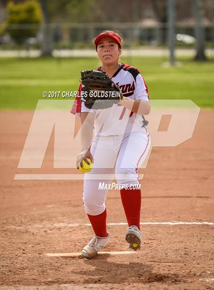 Thumbnail 3 in Rio Mesa vs. Agoura photogallery.