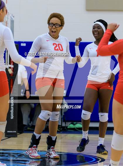 Thumbnail 3 in Taft vs. Pflugerville Connally (NISD Tournament) photogallery.