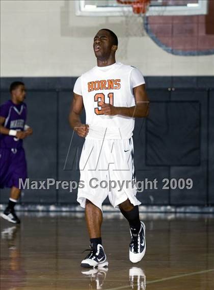 Thumbnail 1 in Dobie vs. Warren (McDonalds Texas Invitational) photogallery.