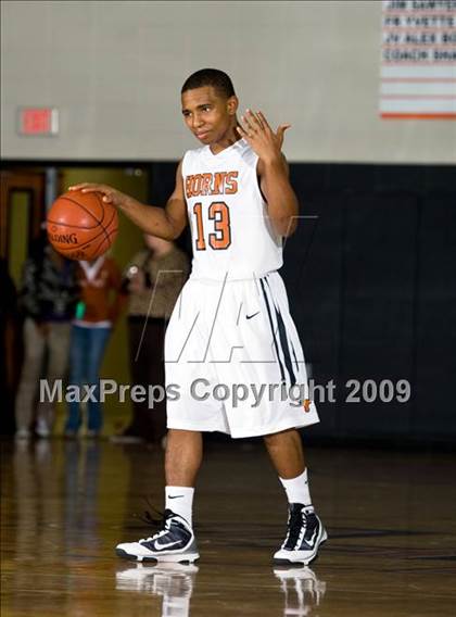 Thumbnail 2 in Dobie vs. Warren (McDonalds Texas Invitational) photogallery.