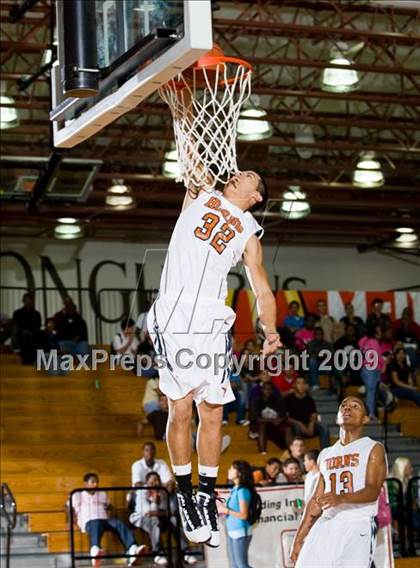 Thumbnail 1 in Dobie vs. Warren (McDonalds Texas Invitational) photogallery.