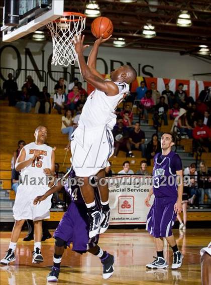 Thumbnail 2 in Dobie vs. Warren (McDonalds Texas Invitational) photogallery.