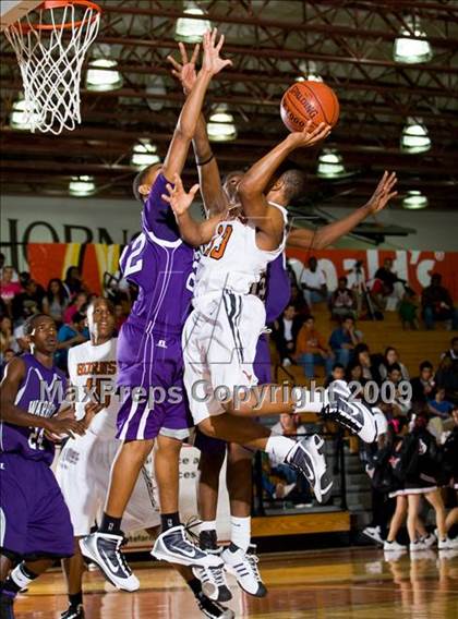 Thumbnail 1 in Dobie vs. Warren (McDonalds Texas Invitational) photogallery.