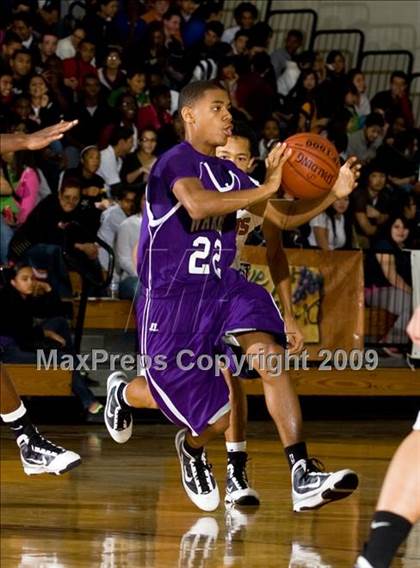 Thumbnail 2 in Dobie vs. Warren (McDonalds Texas Invitational) photogallery.