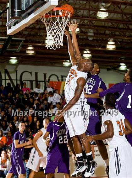 Thumbnail 1 in Dobie vs. Warren (McDonalds Texas Invitational) photogallery.