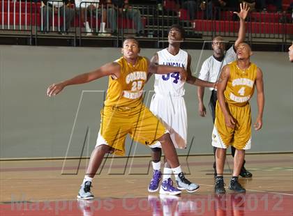 Thumbnail 1 in Lincoln vs South Oak Cliff (DFW Tip Off Classic) photogallery.