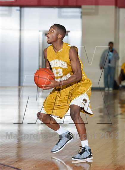 Thumbnail 2 in Lincoln vs South Oak Cliff (DFW Tip Off Classic) photogallery.