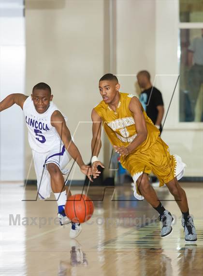 Thumbnail 1 in Lincoln vs South Oak Cliff (DFW Tip Off Classic) photogallery.
