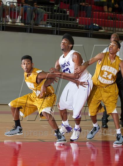 Thumbnail 1 in Lincoln vs South Oak Cliff (DFW Tip Off Classic) photogallery.