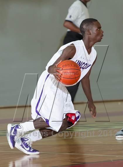 Thumbnail 2 in Lincoln vs South Oak Cliff (DFW Tip Off Classic) photogallery.