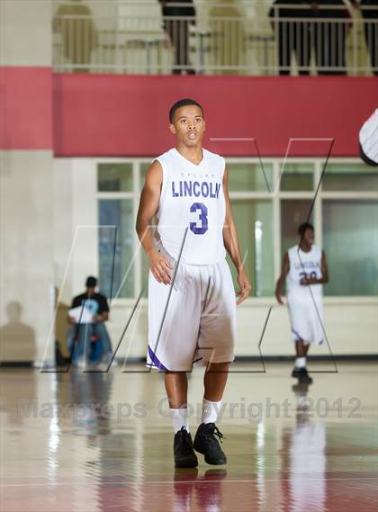 Thumbnail 1 in Lincoln vs South Oak Cliff (DFW Tip Off Classic) photogallery.