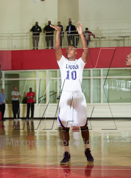 Thumbnail 3 in Lincoln vs South Oak Cliff (DFW Tip Off Classic) photogallery.