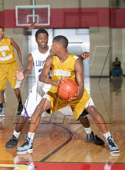 Thumbnail 1 in Lincoln vs South Oak Cliff (DFW Tip Off Classic) photogallery.