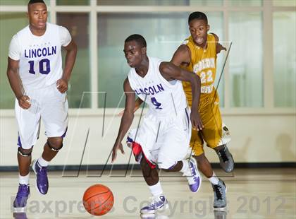 Thumbnail 1 in Lincoln vs South Oak Cliff (DFW Tip Off Classic) photogallery.