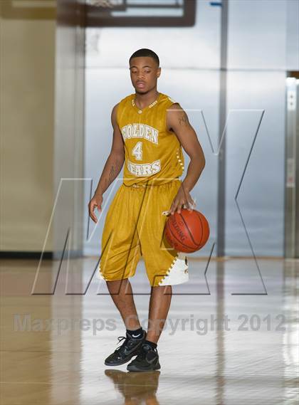 Thumbnail 2 in Lincoln vs South Oak Cliff (DFW Tip Off Classic) photogallery.