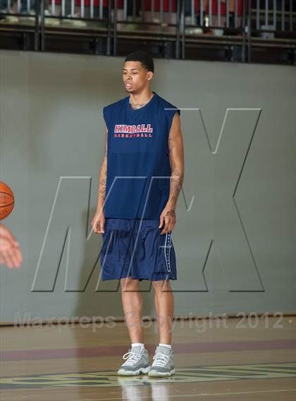 Thumbnail 2 in Lincoln vs South Oak Cliff (DFW Tip Off Classic) photogallery.