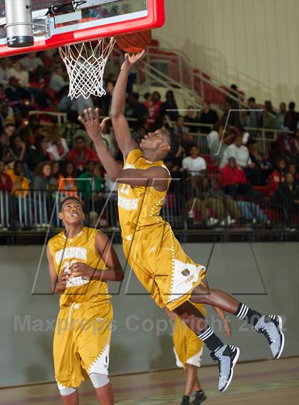 Thumbnail 3 in Lincoln vs South Oak Cliff (DFW Tip Off Classic) photogallery.