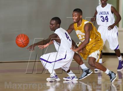 Thumbnail 2 in Lincoln vs South Oak Cliff (DFW Tip Off Classic) photogallery.