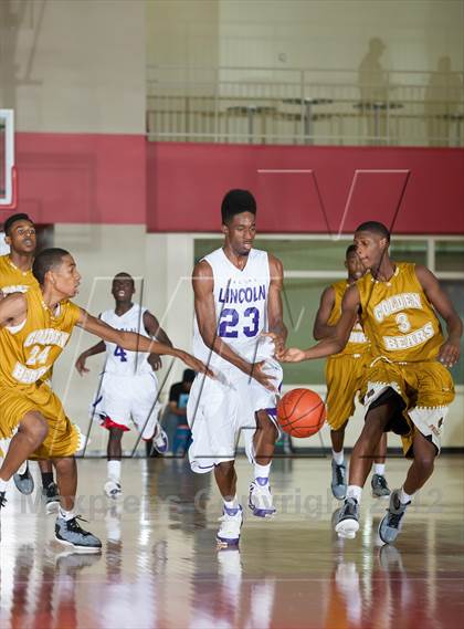 Thumbnail 3 in Lincoln vs South Oak Cliff (DFW Tip Off Classic) photogallery.