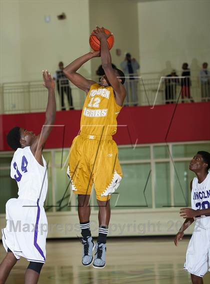 Thumbnail 1 in Lincoln vs South Oak Cliff (DFW Tip Off Classic) photogallery.