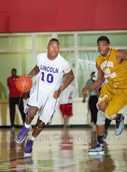 Thumbnail 1 in Lincoln vs South Oak Cliff (DFW Tip Off Classic) photogallery.