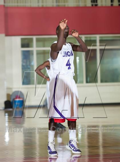 Thumbnail 1 in Lincoln vs South Oak Cliff (DFW Tip Off Classic) photogallery.