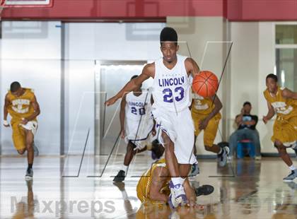 Thumbnail 2 in Lincoln vs South Oak Cliff (DFW Tip Off Classic) photogallery.