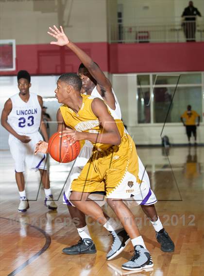Thumbnail 2 in Lincoln vs South Oak Cliff (DFW Tip Off Classic) photogallery.