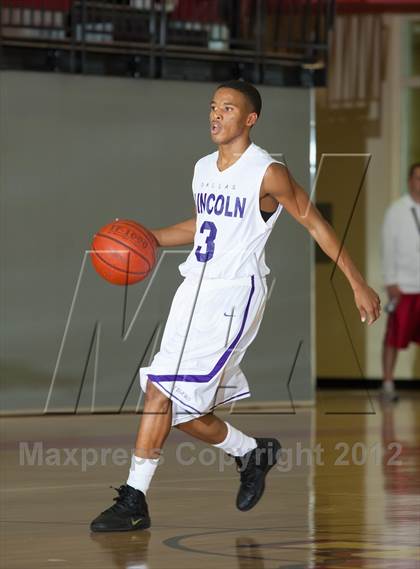 Thumbnail 1 in Lincoln vs South Oak Cliff (DFW Tip Off Classic) photogallery.