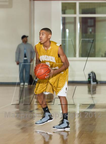 Thumbnail 1 in Lincoln vs South Oak Cliff (DFW Tip Off Classic) photogallery.