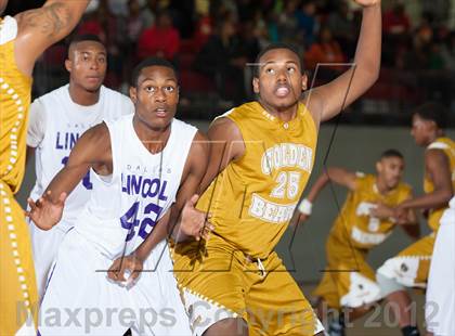 Thumbnail 3 in Lincoln vs South Oak Cliff (DFW Tip Off Classic) photogallery.