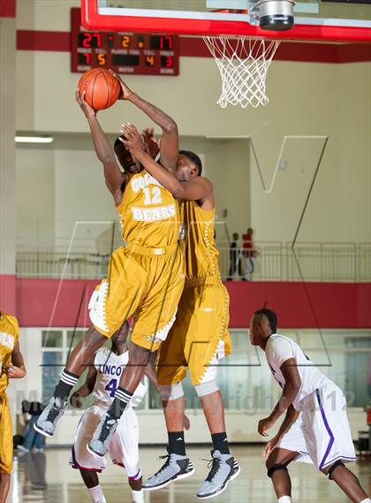 Thumbnail 1 in Lincoln vs South Oak Cliff (DFW Tip Off Classic) photogallery.