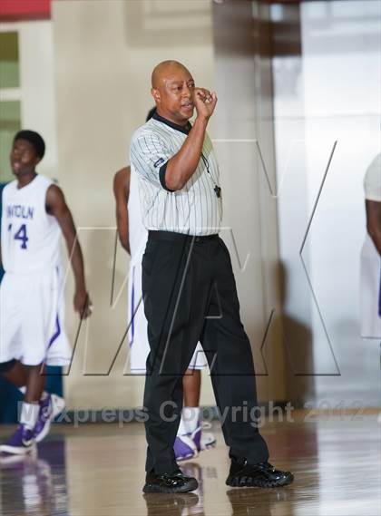 Thumbnail 1 in Lincoln vs South Oak Cliff (DFW Tip Off Classic) photogallery.