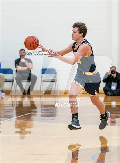 Thumbnail 3 in Covenant Christian vs Shenandoah (IHSAA 2A Regional semi-final) photogallery.