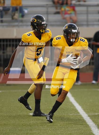 Thumbnail 2 in Klein @ Klein Oak photogallery.