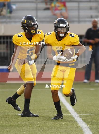 Thumbnail 3 in Klein @ Klein Oak photogallery.