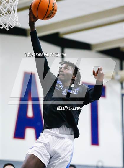 Thumbnail 2 in Price vs Village Christian (21st Annual Rose City Roundball Classic) photogallery.