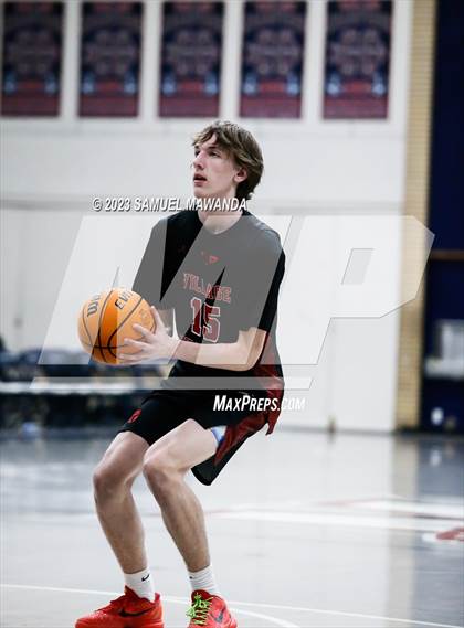 Thumbnail 2 in Price vs Village Christian (21st Annual Rose City Roundball Classic) photogallery.
