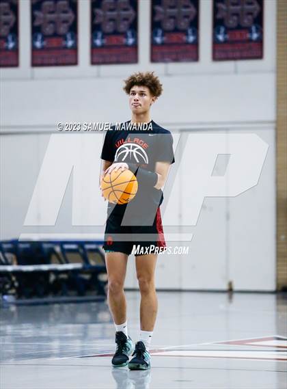 Thumbnail 3 in Price vs Village Christian (21st Annual Rose City Roundball Classic) photogallery.