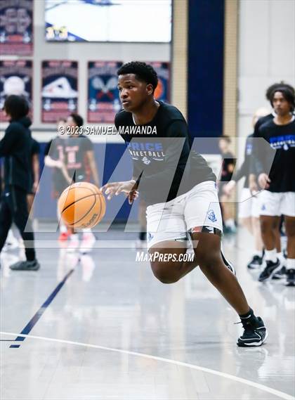Thumbnail 2 in Price vs Village Christian (21st Annual Rose City Roundball Classic) photogallery.