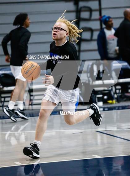 Thumbnail 2 in Price vs Village Christian (21st Annual Rose City Roundball Classic) photogallery.