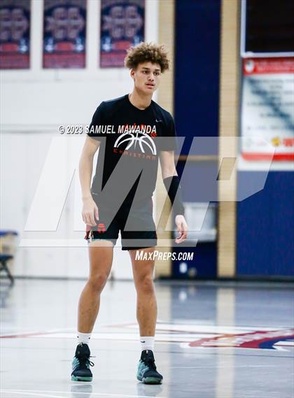 Thumbnail 2 in Price vs Village Christian (21st Annual Rose City Roundball Classic) photogallery.