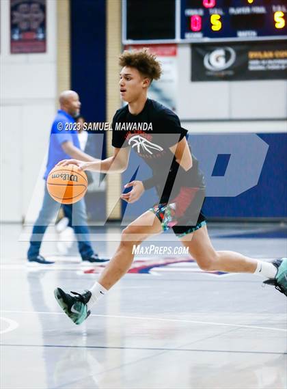 Thumbnail 1 in Price vs Village Christian (21st Annual Rose City Roundball Classic) photogallery.