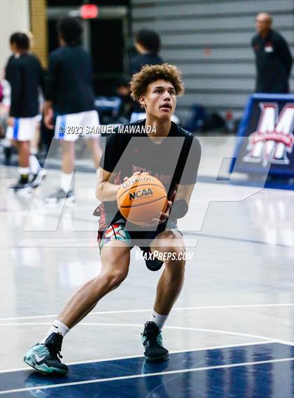 Thumbnail 3 in Price vs Village Christian (21st Annual Rose City Roundball Classic) photogallery.