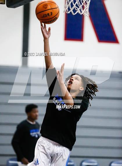 Thumbnail 3 in Price vs Village Christian (21st Annual Rose City Roundball Classic) photogallery.