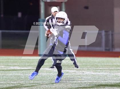 Thumbnail 2 in Kaufman vs. Wilmer-Hutchins (UIL 4A D1 Bi-District Playoff) photogallery.