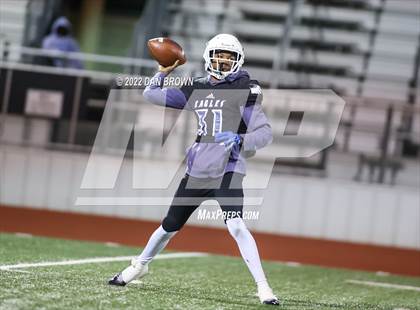 Thumbnail 1 in Kaufman vs. Wilmer-Hutchins (UIL 4A D1 Bi-District Playoff) photogallery.