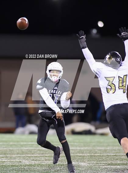 Thumbnail 1 in Kaufman vs. Wilmer-Hutchins (UIL 4A D1 Bi-District Playoff) photogallery.